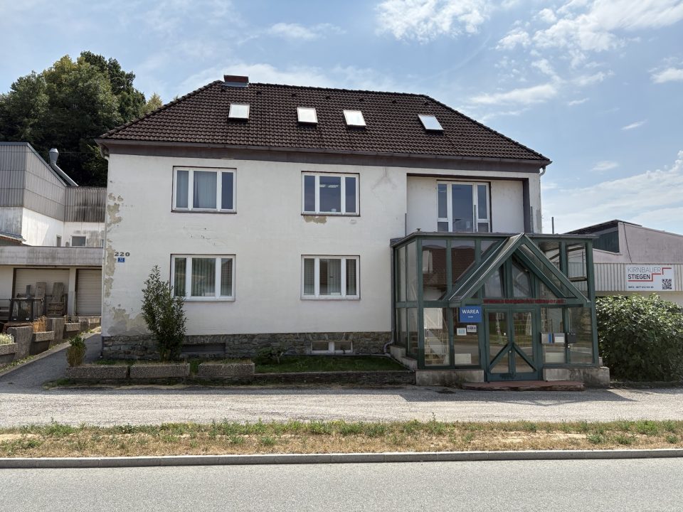 Komplett eingerichtete Tischlerei mit Verkaufsraum und Büros